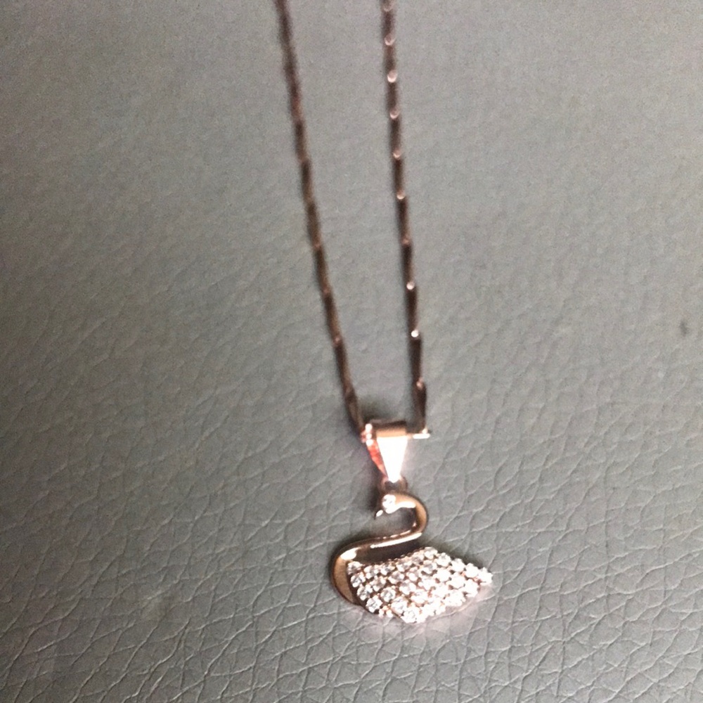 Elegant Swan Pendant Necklace